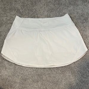 Lululemon Skirt - White Size 6